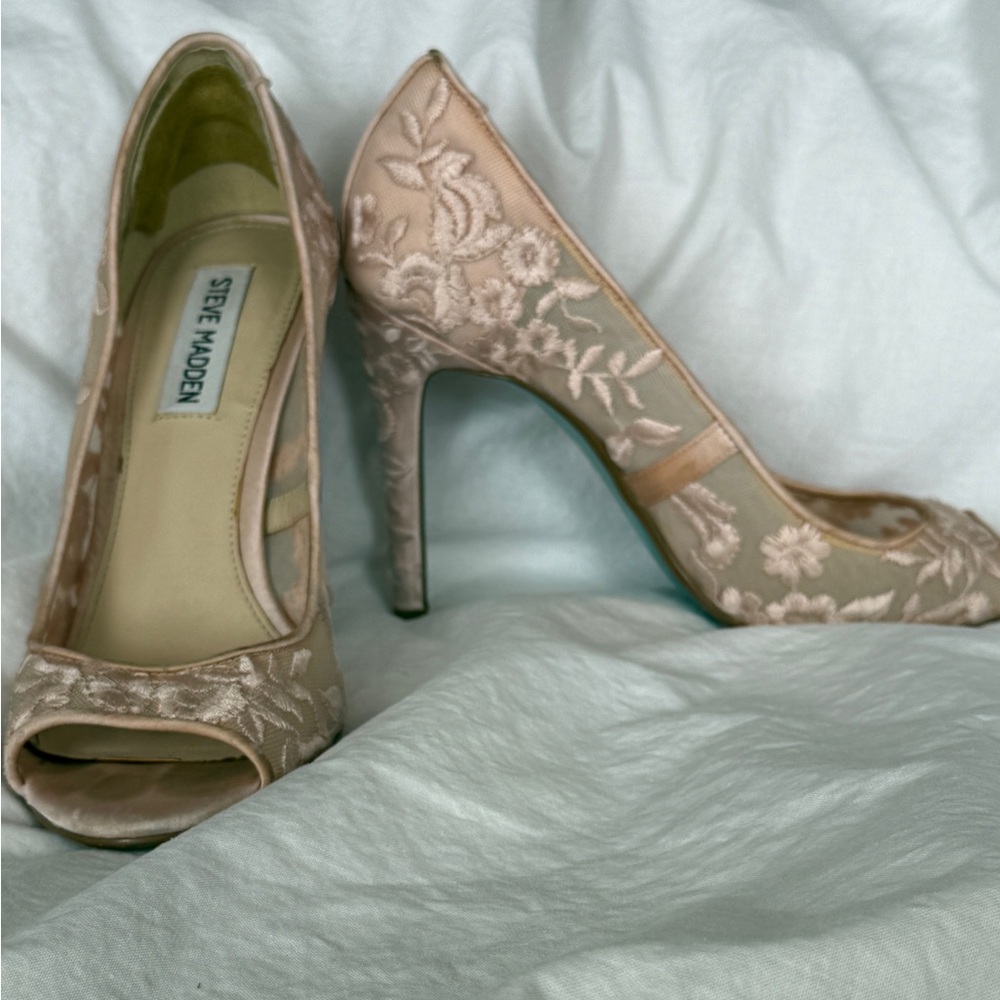 Steve Madden Floral Embroidered Heels - light pink - Picture 5 of 7